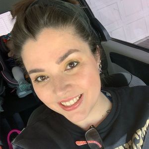 Meet your Posher, Hillary